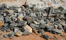 业绩“失色”但信心不减 锂矿企业变局中谋新局