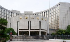 金融监管总局局长李云泽：房地产开发贷款较年初实现正增长 扭转下滑态势