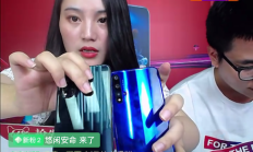 抢挖“外援”、“成交+内容”并重 淘宝直播双11反击战离“流量创造场”还有多远？