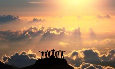 破发股凌雄科技“雪上加霜”：半年亏损4亿元 创始人胡祚雄减持