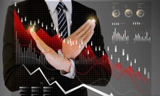 巨星传奇股价重挫逾60%