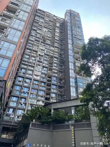 上海超核心商区，单价仅3.6万/平，一座87年的老公寓流拍