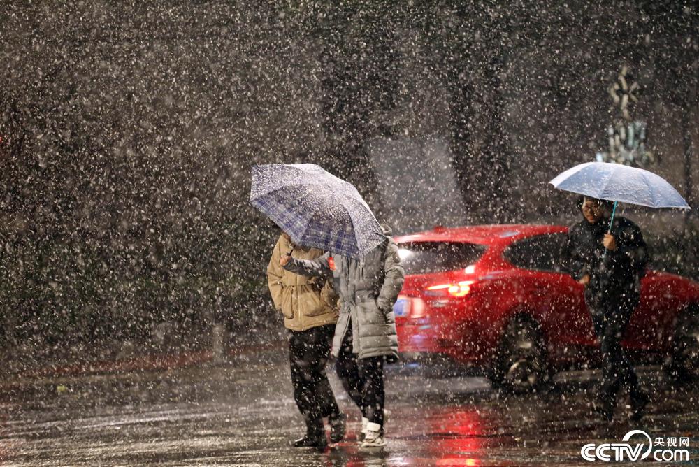 全国多地将迎雨雪冰冻天气 上市公司积极行动呵护民生