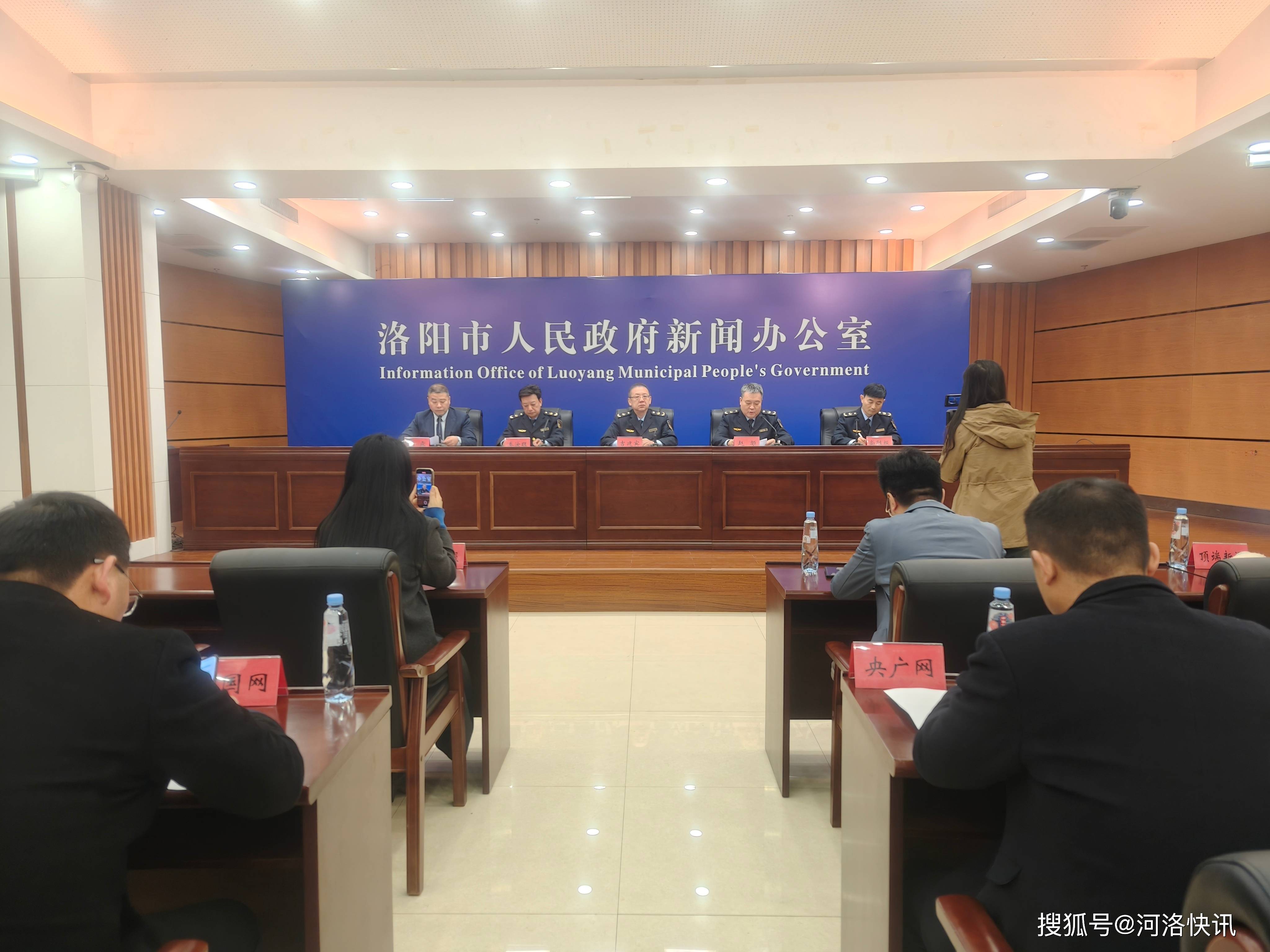 监管持续发力 切实压实“看门人”责任