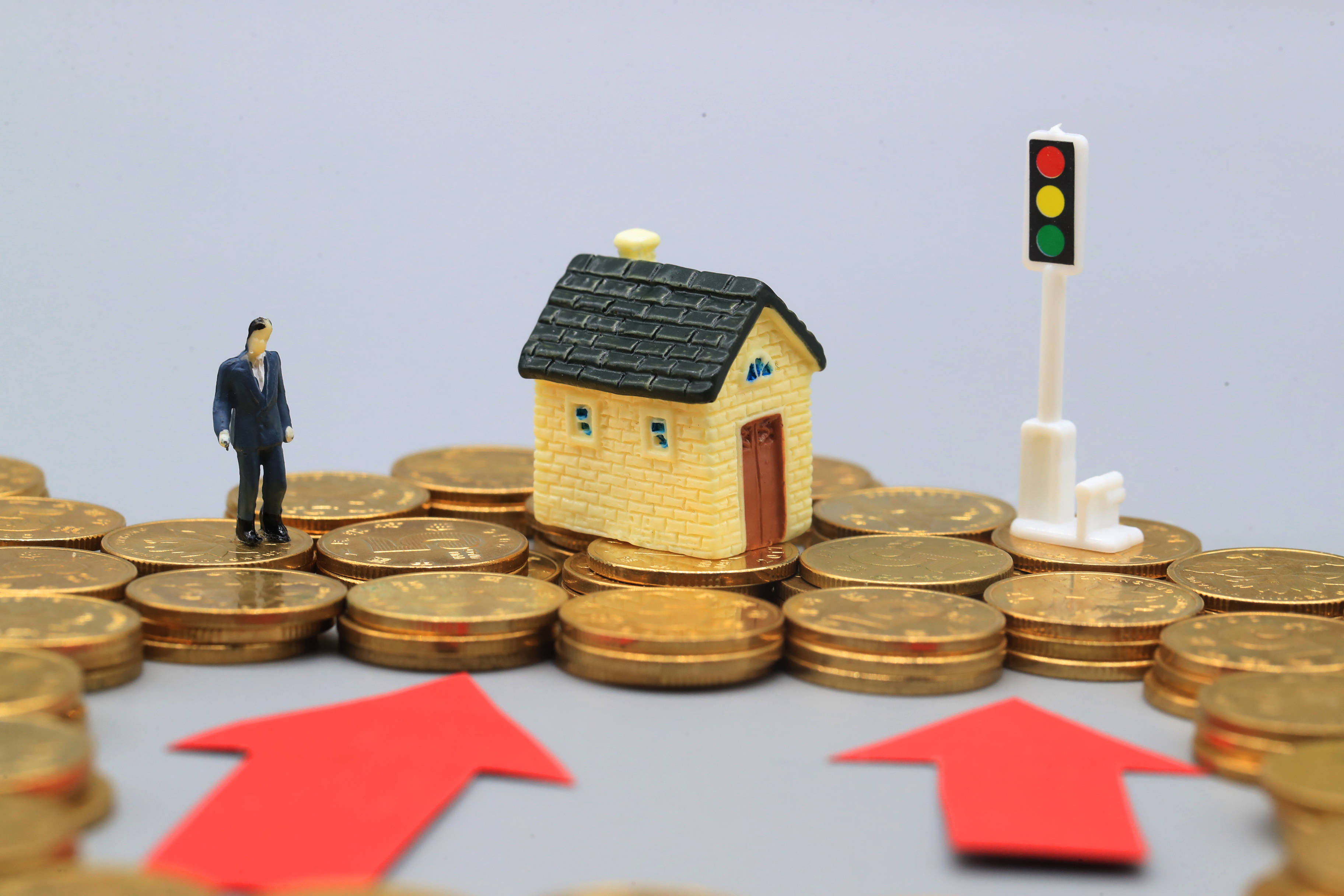 政治局会议明确发力重点 中金公司王曙光:资本市场重要性提升 消费成扩内需 “重中之重”