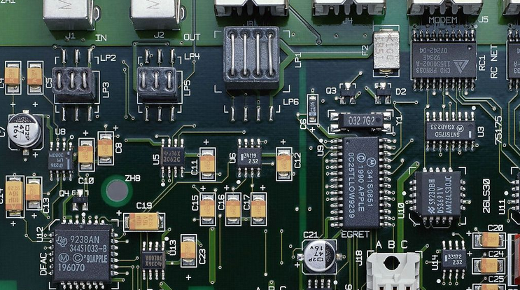 高端PCB产品需求激增 上市公司密集布局抢占先机