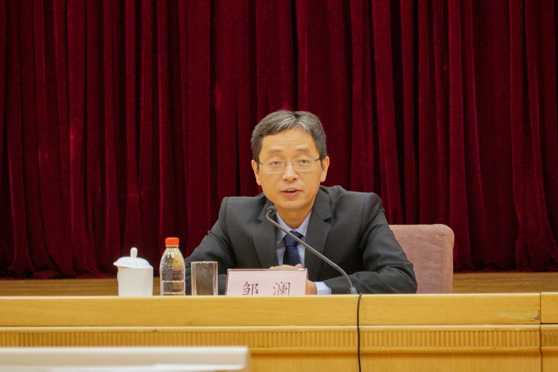 央行金融市场司负责人曹媛媛：中小银行债券投资也需要保持合理的“度”