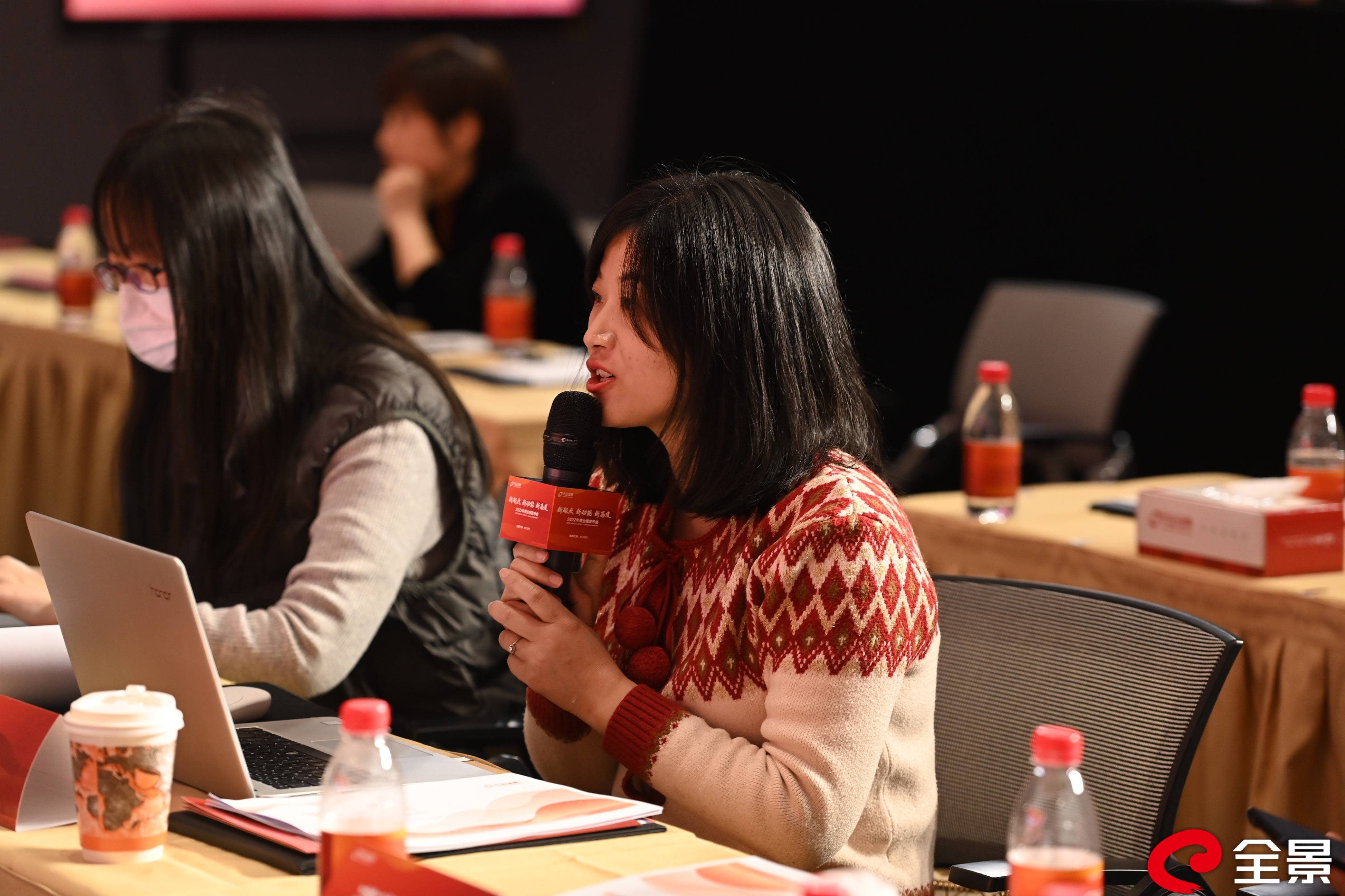 自营等业务挑大梁 42家上市券商上半年赚千亿