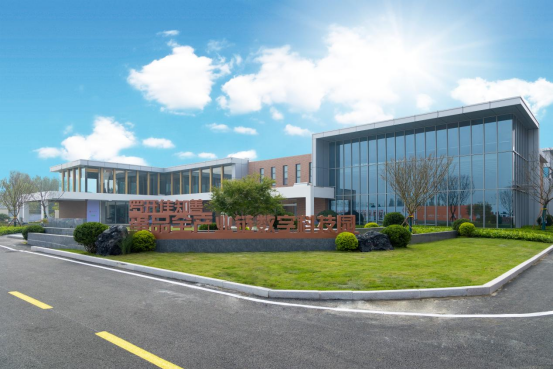 沪市公司“期中考”发挥稳定 “消费+科技”重塑增长动能