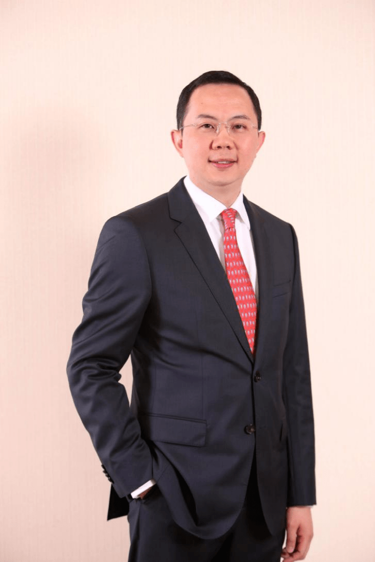 两家公募有高管变动；华宸未来基金40%股权挂牌转让