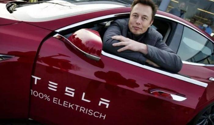 【美股盘前】特斯拉据称解散Dojo超级计算机团队，跌近2%；英特尔涨近1%，CEO回应特朗普；台积电7月营收同比增长26%；Firefly Aerospace跌超10%