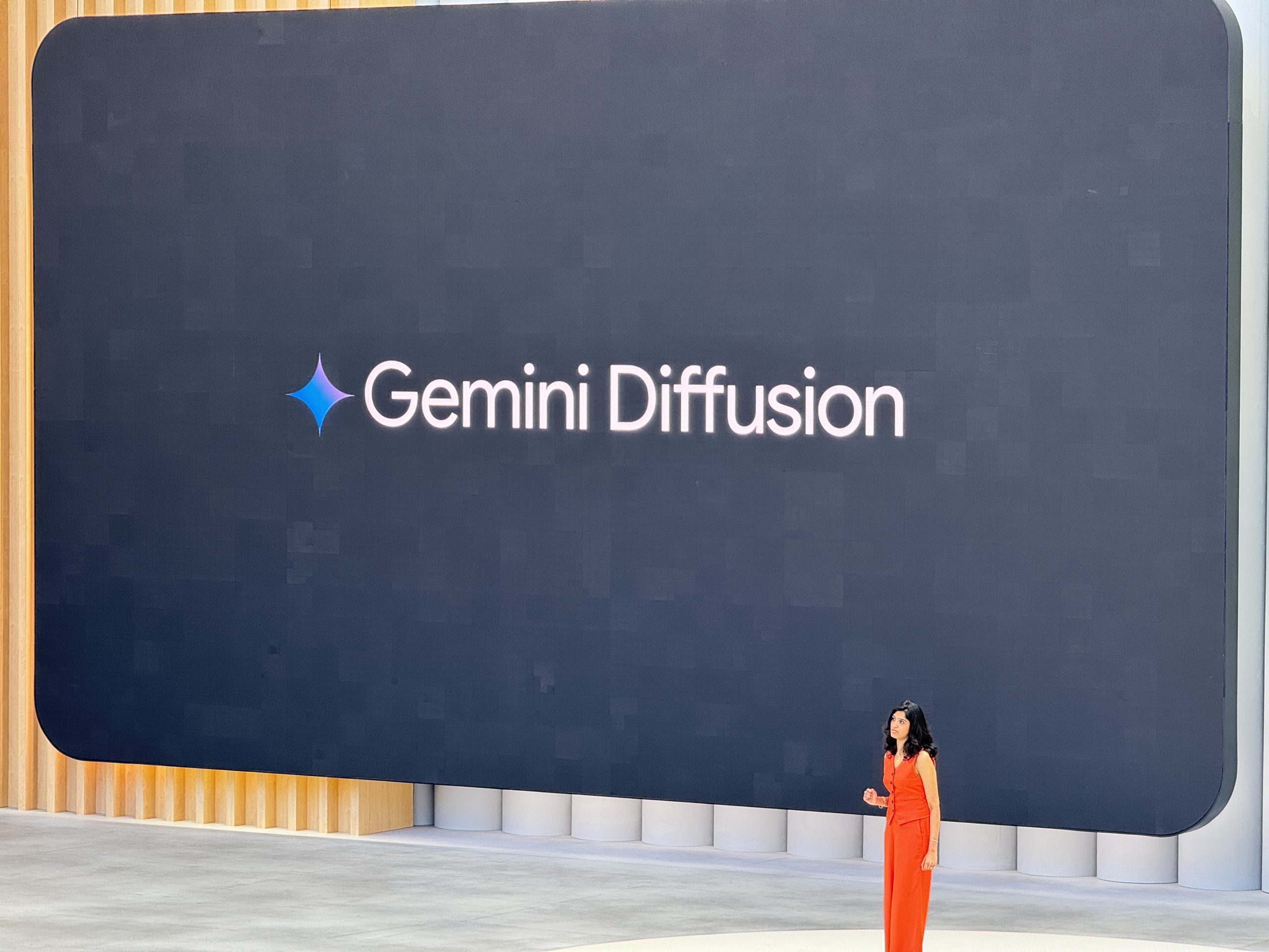 谷歌发布图像生成模型Gemini 2.5 Flash Image；苹果秋季发布会定档9月10日，预计将推出 iPhone 17丨全球科技早参