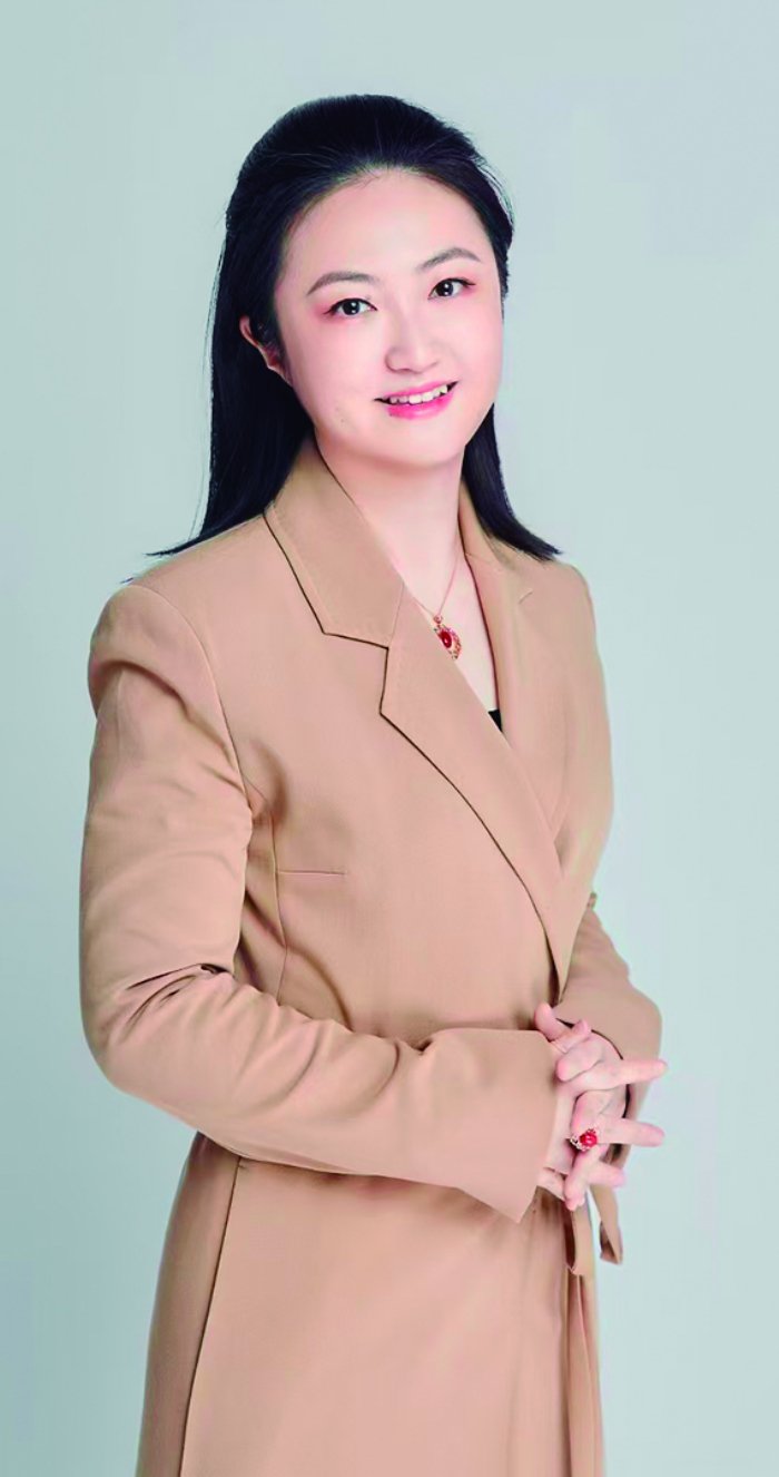 年内多只绩优基金调整基金经理；李德辉最新发声